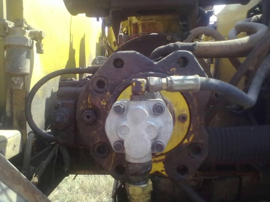 **950,000 บ.ต่อรอง**ขายแบคโฮ KOBELCO MARK3 SK200 เก๋งน้ำเงิน ซีเรียล16,xxx ไฟฟ้าตัด เครื่องเดิมปั้มเดิม แห้งๆไม่มีเยิ้ม แน่น ช่วงล่างเต็มสวยเอวแน่นทำงานเร็วไม่โหลด บูมอาร์สวย ไม่มีปะ สีสันดี พร้อมใช้ พร้อมลุยงาน เอกสาร อริยะ ราคาต่อรองได้เด้อ พี่น้องครับ **950,000 บ.ต่อรอง**ขายแบคโฮ KOBELCO MARK3 SK200 เก๋งน้ำเงิน ซีเรียล16,xxx ไฟฟ้าตัด เครื่องเดิมปั้มเดิม แห้งๆไม่มีเยิ้ม แน่น ช่วงล่างเต็มสวยเอวแน่นทำงานเร็วไม่โหลด บูมอาร์สวย ไม่มีปะ สีสันดี พร้อมใช้ พร้อมลุยงาน เอกสาร อริยะ ราคาต่อรองได้เด้อ พี่น้องครับ