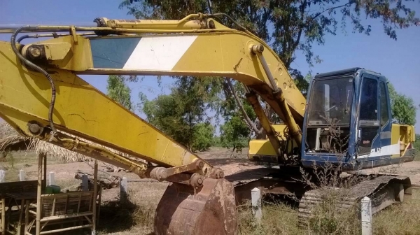 **950,000 บ.ต่อรอง**ขายแบคโฮ KOBELCO MARK3 SK200 เก๋งน้ำเงิน ซีเรียล16,xxx ไฟฟ้าตัด เครื่องเดิมปั้มเดิม แห้งๆไม่มีเยิ้ม แน่น ช่วงล่างเต็มสวยเอวแน่นทำงานเร็วไม่โหลด บูมอาร์สวย ไม่มีปะ สีสันดี พร้อมใช้ พร้อมลุยงาน เอกสาร อริยะ ราคาต่อรองได้เด้อ พี่น้องครับ **950,000 บ.ต่อรอง**ขายแบคโฮ KOBELCO MARK3 SK200 เก๋งน้ำเงิน ซีเรียล16,xxx ไฟฟ้าตัด เครื่องเดิมปั้มเดิม แห้งๆไม่มีเยิ้ม แน่น ช่วงล่างเต็มสวยเอวแน่นทำงานเร็วไม่โหลด บูมอาร์สวย ไม่มีปะ สีสันดี พร้อมใช้ พร้อมลุยงาน เอกสาร อริยะ ราคาต่อรองได้เด้อ พี่น้องครับ