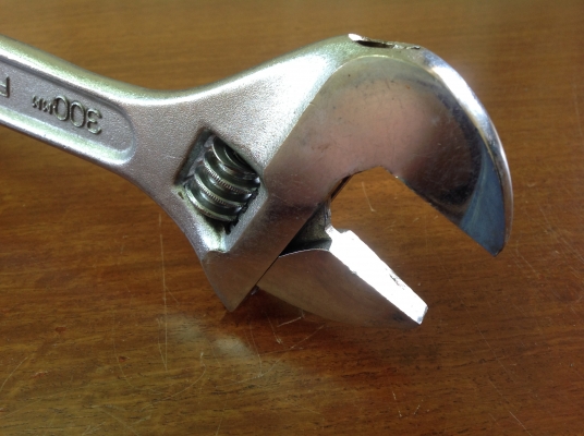 ขายประแจ 2 ตัว 10" 6"