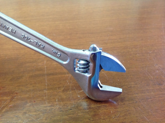 ขายประแจ 2 ตัว 10" 6"