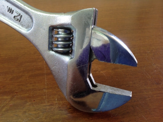 ขายประแจ 2 ตัว 10" 6"