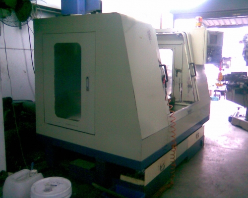 เครื่องมิลลิ่ง M4 ญี่ปุ่น MAKINO ระบบฟีดอัตโนมัตครบ มีลิเนียร์ และหน้าจอดิจิตอล สภาพเครื่องพร้อมใช้งาน