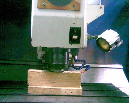 เครื่องมิลลิ่ง M4 ญี่ปุ่น MAKINO ระบบฟีดอัตโนมัตครบ มีลิเนียร์ และหน้าจอดิจิตอล สภาพเครื่องพร้อมใช้งาน