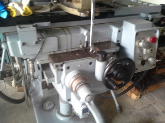 เครื่องมิลลิ่ง M4 ญี่ปุ่น MAKINO ระบบฟีดอัตโนมัตครบ มีลิเนียร์ และหน้าจอดิจิตอล สภาพเครื่องพร้อมใช้งาน