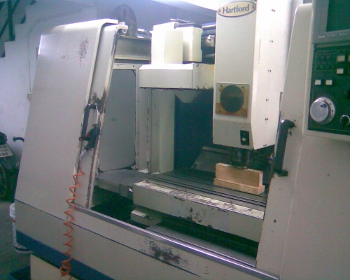 เครื่องมิลลิ่ง M4 ญี่ปุ่น MAKINO ระบบฟีดอัตโนมัตครบ มีลิเนียร์ และหน้าจอดิจิตอล สภาพเครื่องพร้อมใช้งาน