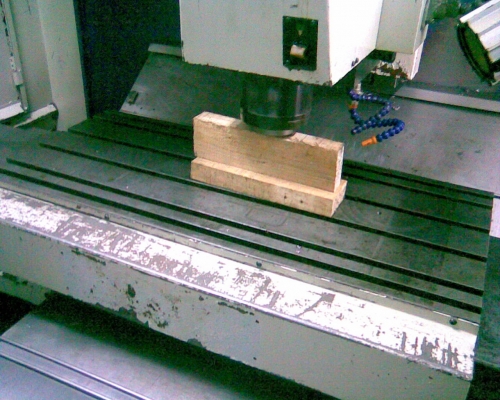 เครื่องมิลลิ่ง M4 ญี่ปุ่น MAKINO ระบบฟีดอัตโนมัตครบ มีลิเนียร์ และหน้าจอดิจิตอล สภาพเครื่องพร้อมใช้งาน