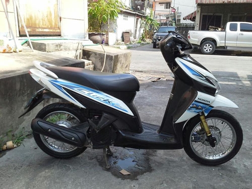 click  ปี 49 สีขาว ฟ้า รถสวยมาก เครื่องเดิม แน่นๆ ไม่หอน ไม่มีควันขาว เอกสารครบ