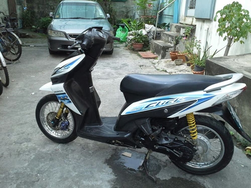 click ปี 49 สีขาว ฟ้า รถสวยมาก เครื่องเดิม แน่นๆ ไม่หอน ไม่มีควันขาว เอกสารครบ click ปี 49 สีขาว ฟ้า รถสวยมาก เครื่องเดิม แน่นๆ ไม่หอน ไม่มีควันขาว เอกสารครบ