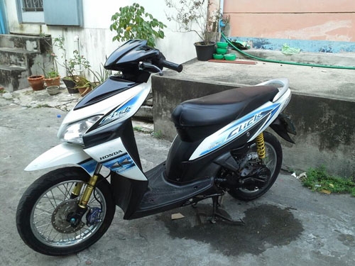 click ปี 49 สีขาว ฟ้า รถสวยมาก เครื่องเดิม แน่นๆ ไม่หอน ไม่มีควันขาว เอกสารครบ click ปี 49 สีขาว ฟ้า รถสวยมาก เครื่องเดิม แน่นๆ ไม่หอน ไม่มีควันขาว เอกสารครบ