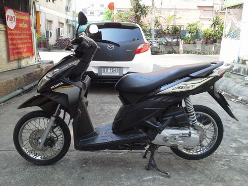 Click i ปี 53 สีดำ ขาว รถสวย ชุดสีสด ราคากันเอง ทดลองขับได้ทุกวัน ไม่ซื้อไม่ว่ากันจ้า