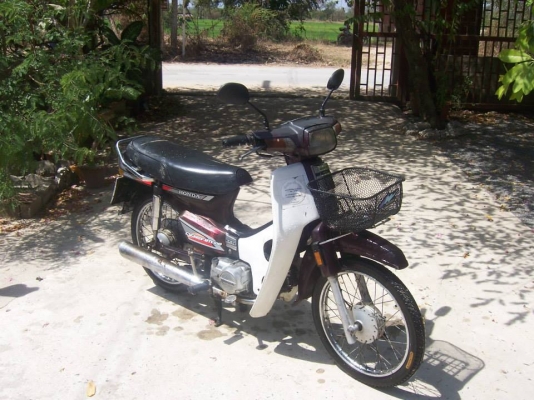 ดรีมคุรุสภาสีน้ำตาล สภาพดีมาก สวยๆ รถเดิมๆ เล่มทะเบียน+เอกสารโอน