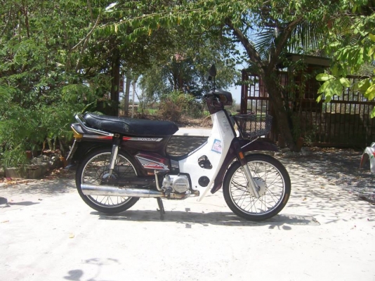 ดรีมคุรุสภาสีน้ำตาล สภาพดีมาก สวยๆ รถเดิมๆ เล่มทะเบียน+เอกสารโอน