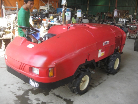 ขายรถพ่นยาSPEED SPAYER 700ลิตร พร้อมใช้งาน