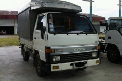 รถบรรทุก 4 ล้อ TOYOTA ทะเบียนไม่ติดเวลา พร้อมหลังคา