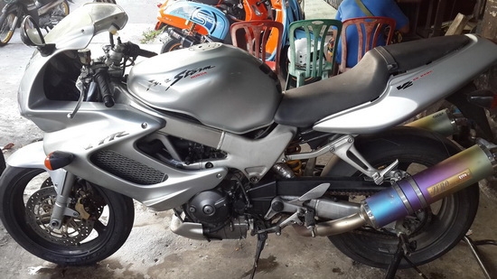 ขาย HONDA VTR1000F FIRESTORM ท่อสูตรทั้งใบยี่่ห้อ Zero พร้อมทะเบียนโอน