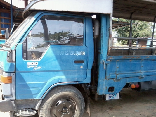 หกล้อ โตโยต้าBU87-115แรง สภาพเดิมๆพร้อมใช้งาน รดราคาแล้ว(สองแสนสองหมื่นห้าพัน)ขับส่งทั่วไทยครับ