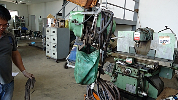 ขายรอกโซ่ HITACHI 150kg.