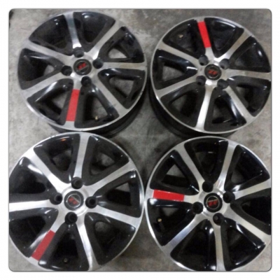 ขายแม็กซ์ขอบ15 Honda City 4/100 ราคา 3,500 บาท ใส่ฟรี!!!