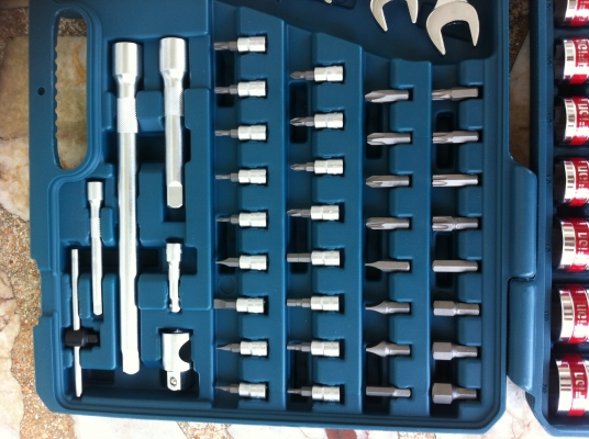 ชุดเครื่องมือ ประแจ+บล๊อค+ไขควง FION 106 ชิ้น