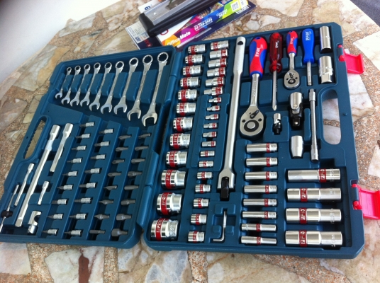 ชุดเครื่องมือ ประแจ+บล๊อค+ไขควง FION 106 ชิ้น