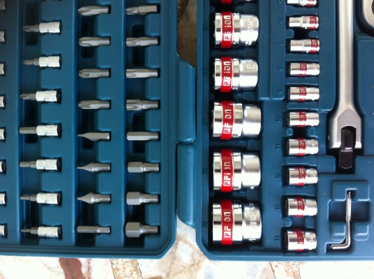 ชุดเครื่องมือ ประแจ+บล๊อค+ไขควง FION 106 ชิ้น