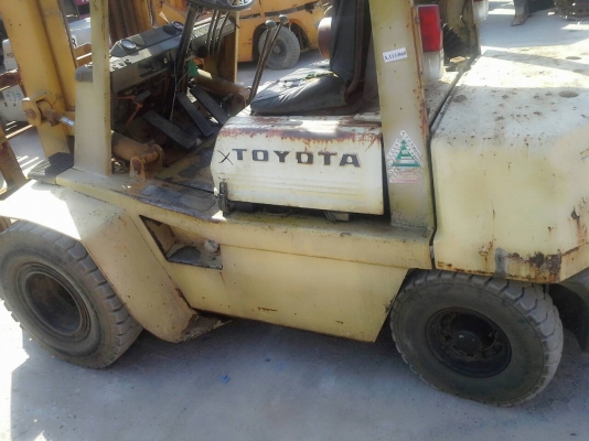 ขายTOYOTA 3FD25ขนาด2.5ตัน เสาสูง4เมตร เกียร์ธรรมดา เครื่องดีเซล2J งาฮิ้งโฟร์ค หรืองากระดก ราคาต่อรองได้0816161541