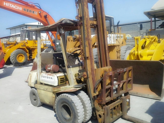 ขายTOYOTA 3FD25ขนาด2.5ตัน เสาสูง4เมตร เกียร์ธรรมดา เครื่องดีเซล2J งาฮิ้งโฟร์ค หรืองากระดก ราคาต่อรองได้0816161541