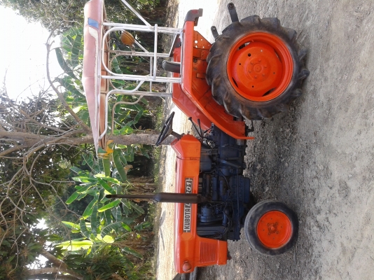 ขายรถไถคูโบต้า2201 สภาพดี สวย 22แรง พร้อมอุปกรณ์ครบคับ