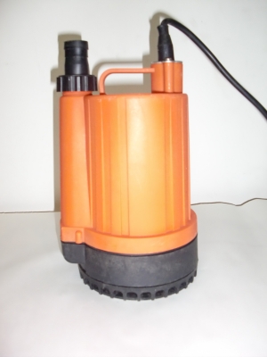 ขายไดโว่สูบน้ำ 1" 220v.พร้อมใช้งาน ราคา 500 บาท