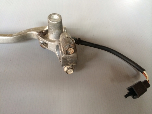 มือเบรคซ้ายของรถคลาสสิคไม่ทราบรุ่น