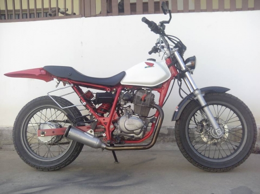 ขาย Honda  FTR 223  สภาพดีไม่มีเยิ้ม วาล์าไม่ดังเครื่องเงีย บ วิ่งดี แฮนด์แต่งDAYToNA  49,000  โทร 0954933733