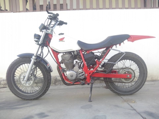 ขาย Honda  FTR 223  สภาพดีไม่มีเยิ้ม วาล์าไม่ดังเครื่องเงีย บ วิ่งดี แฮนด์แต่งDAYToNA  49,000  โทร 0954933733