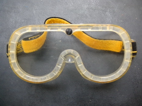 หน้ากากกันสะเก็ด  AT INDY