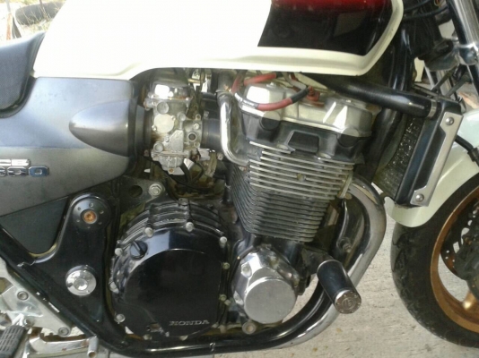 ธารนนทบุรี//ขาย honda cb1300 ปี2000 สวยๆเดิมๆ เครื่องสมบูรณ์มากครับ ราคา130,000บาท อินวอยท์+ส.พ.มแท้