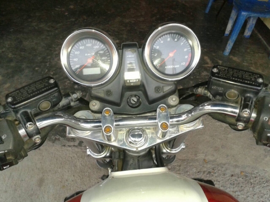 ธารนนทบุรี//ขาย honda cb1300 ปี2000 สวยๆเดิมๆ เครื่องสมบูรณ์มากครับ ราคา130,000บาท อินวอยท์+ส.พ.มแท้