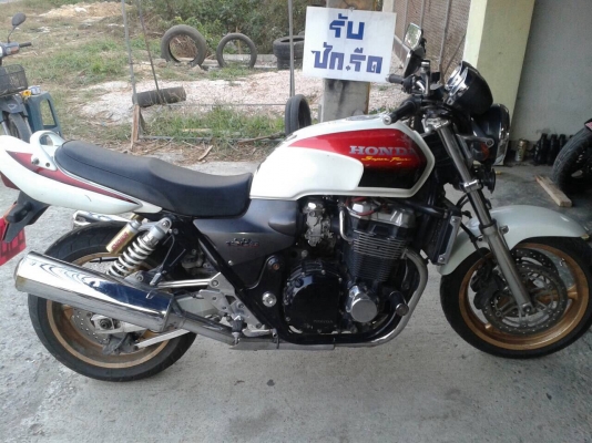 ธารนนทบุรี//ขาย honda cb1300 ปี2000 สวยๆเดิมๆ เครื่องสมบูรณ์มากครับ ราคา130,000บาท อินวอยท์+ส.พ.มแท้