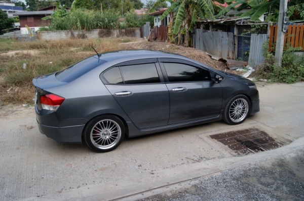 ขายรถสวยไม่มีชนไม่จมนำ้