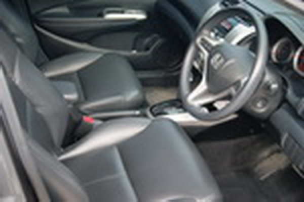 ขายรถสวยไม่มีชนไม่จมนำ้