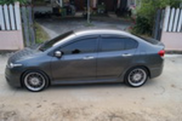 ขายรถสวยไม่มีชนไม่จมนำ้