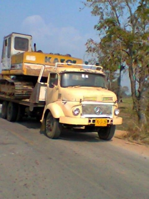 Benz สิบล้อ ขายถูกครับ พร้อม แม็คโคร Kato HD700