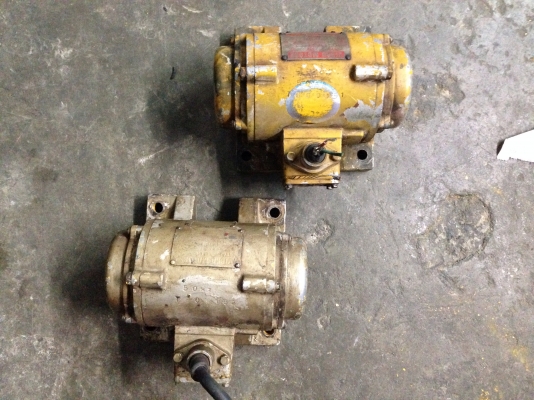 ขายมอเตอร์เขย่า Hayashi ขนาด 1/3 HP. 380V made in Japan สภาพดีเดิมๆ พร้อมใช้งาน มี 2 ตัวครับ