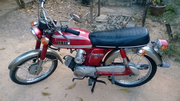 ขาย yamaha yl2 สีแดงเดิมๆทบ.เต็มโอนราคาคุยกันได้คับ