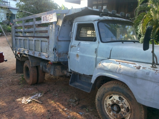 ขายรถบรรทุก หกล้อ ดั้ม หัวยาว ISUZU เครื่อง 120 แรง ขาย 270,000