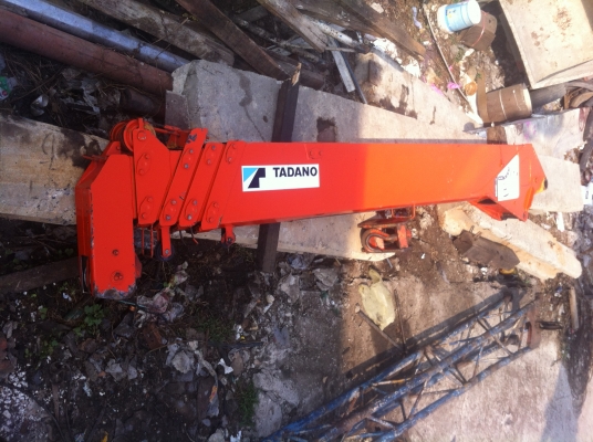ต้องการขายเครนติดรถบรรทุก ขนาด3.7ตัน superZท้องV 5ปลอก ยี่ห้อTADANO เจ้าของขายเองค่ะ