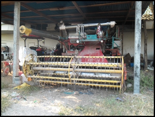 รถเกี่ยวข้าว ไทยประดิษฐ์ ขายด่วนๆ ร้อนตูด