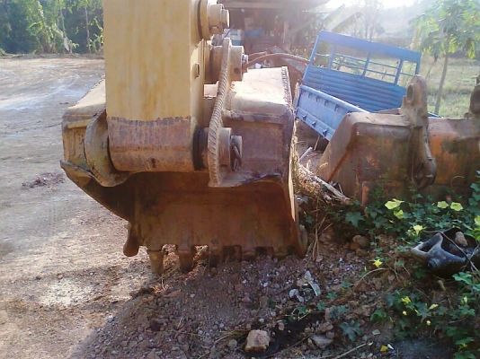 รถแบคโฮ CAT E 200B รถสวย ชอบราคาเท่าไรต่อรองได้ครับ