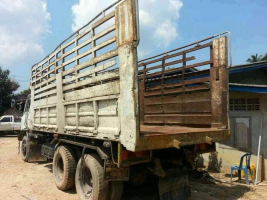 รถฮีโน่ 10 ล้อดั้ม F17  168 แรงม้า.  สนใจติดต่อ 081 - 6079515