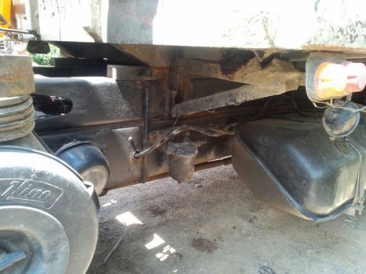 รถฮีโน่ 10 ล้อดั้ม F17  168 แรงม้า.  สนใจติดต่อ 081 - 6079515