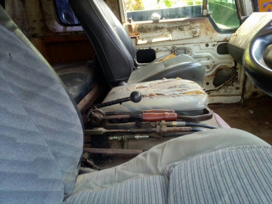 รถฮีโน่ 10 ล้อดั้ม F17  168 แรงม้า.  สนใจติดต่อ 081 - 6079515