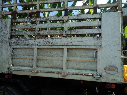 รถฮีโน่ 10 ล้อดั้ม F17  168 แรงม้า.  สนใจติดต่อ 081 - 6079515